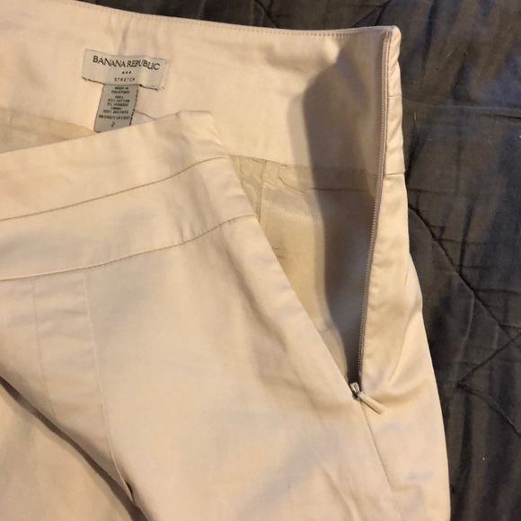 Banana Republic Khaki mini skirt 2 - Picture 3 of 3